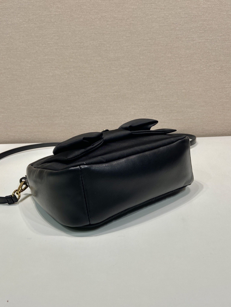 Pra*a hobo bags